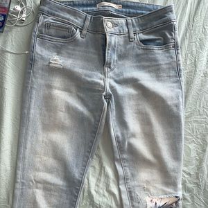 Levi’s light blue skinny jeans